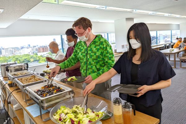 lunch serve